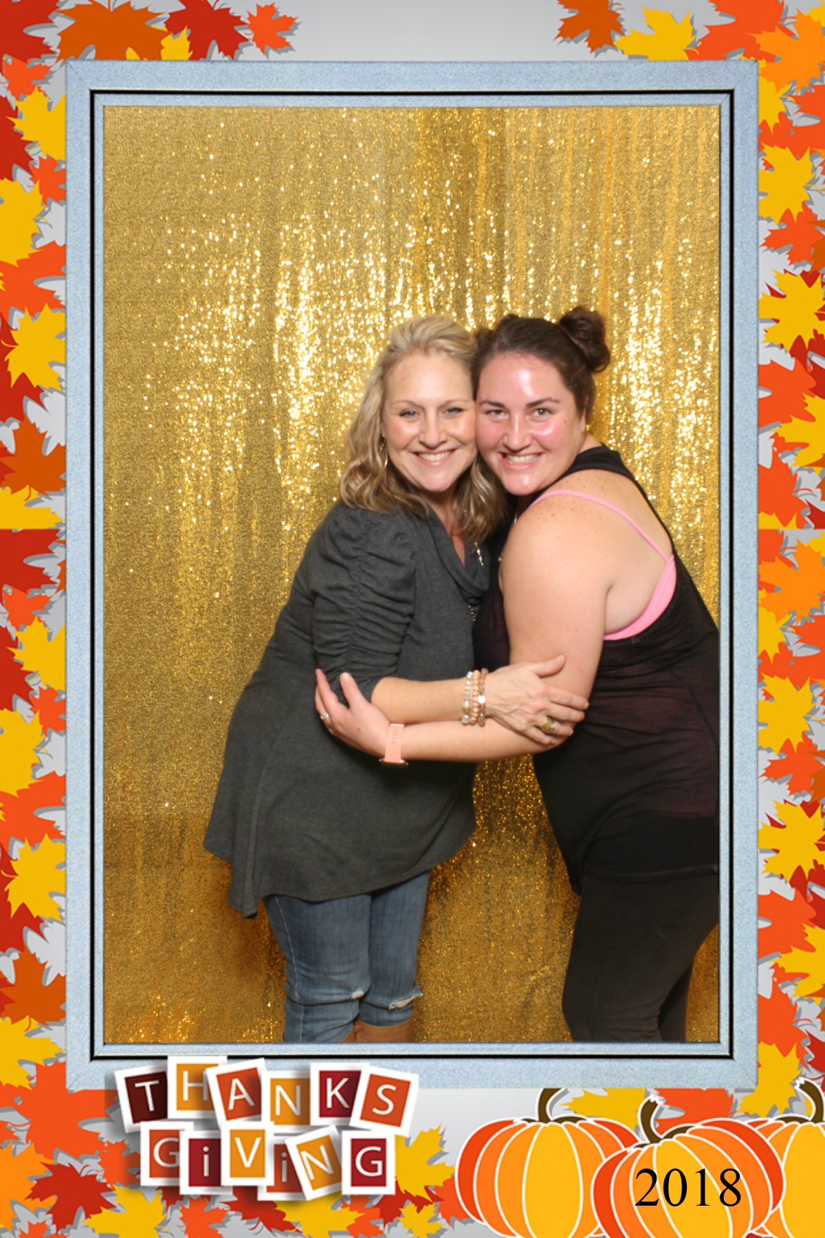 Thanksgiving 2018 | View more photos from the event at gallery.niknoxphotobox.com/u/NiKnox-Photo-Box/Thanksgiving-2018